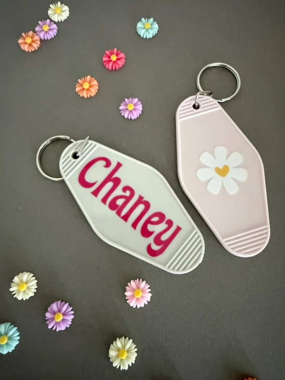 JUNK KEYCHAIN Hotel Room Key - Retro Resin Flowers Beads Handmade - Personalized
